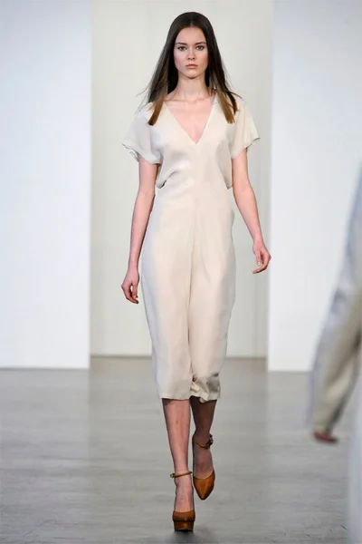 Look 13